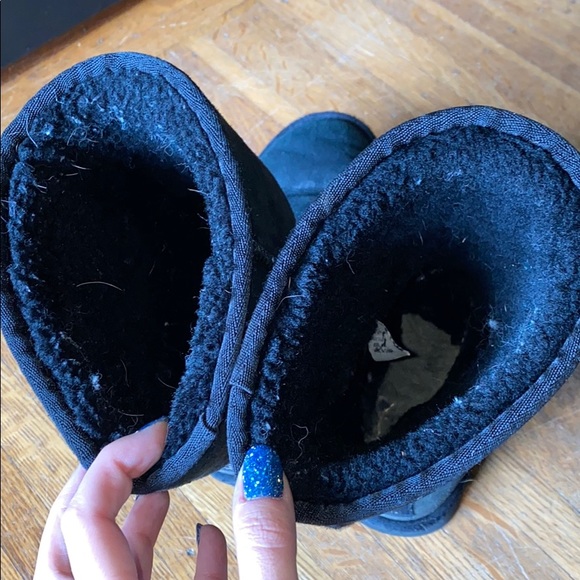 Black classic tall ugg boot - size 8 - Picture 11 of 13